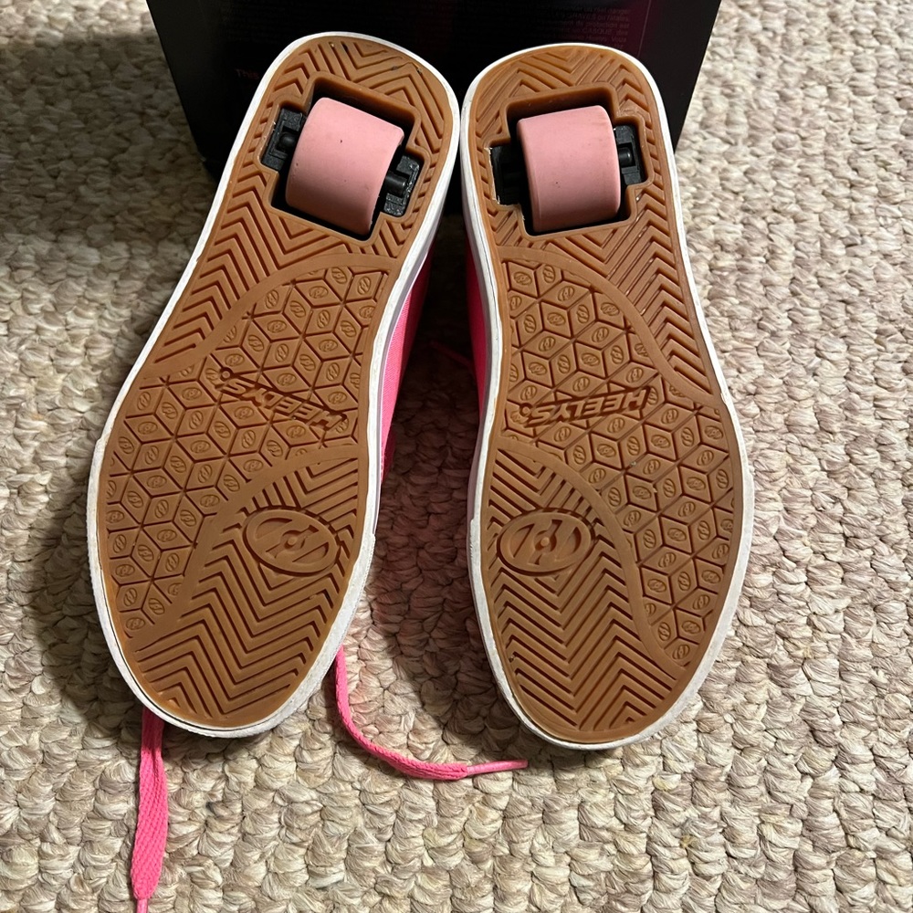 Girls Heelys size 2. VERY Lightly used. PINK
